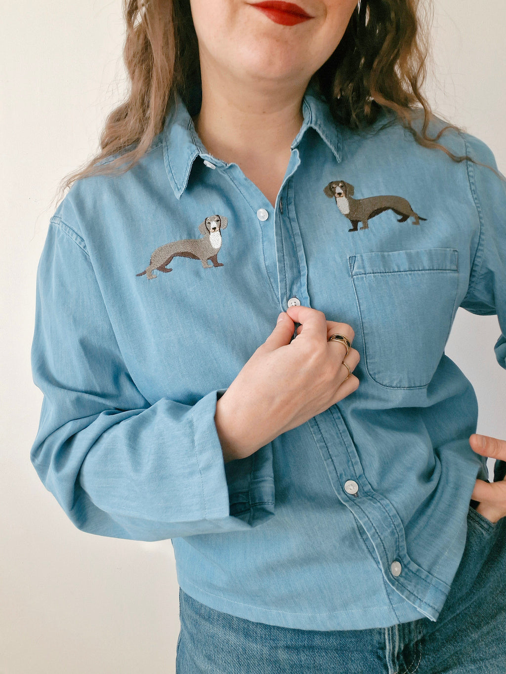 Chemise création – Teckel en jean