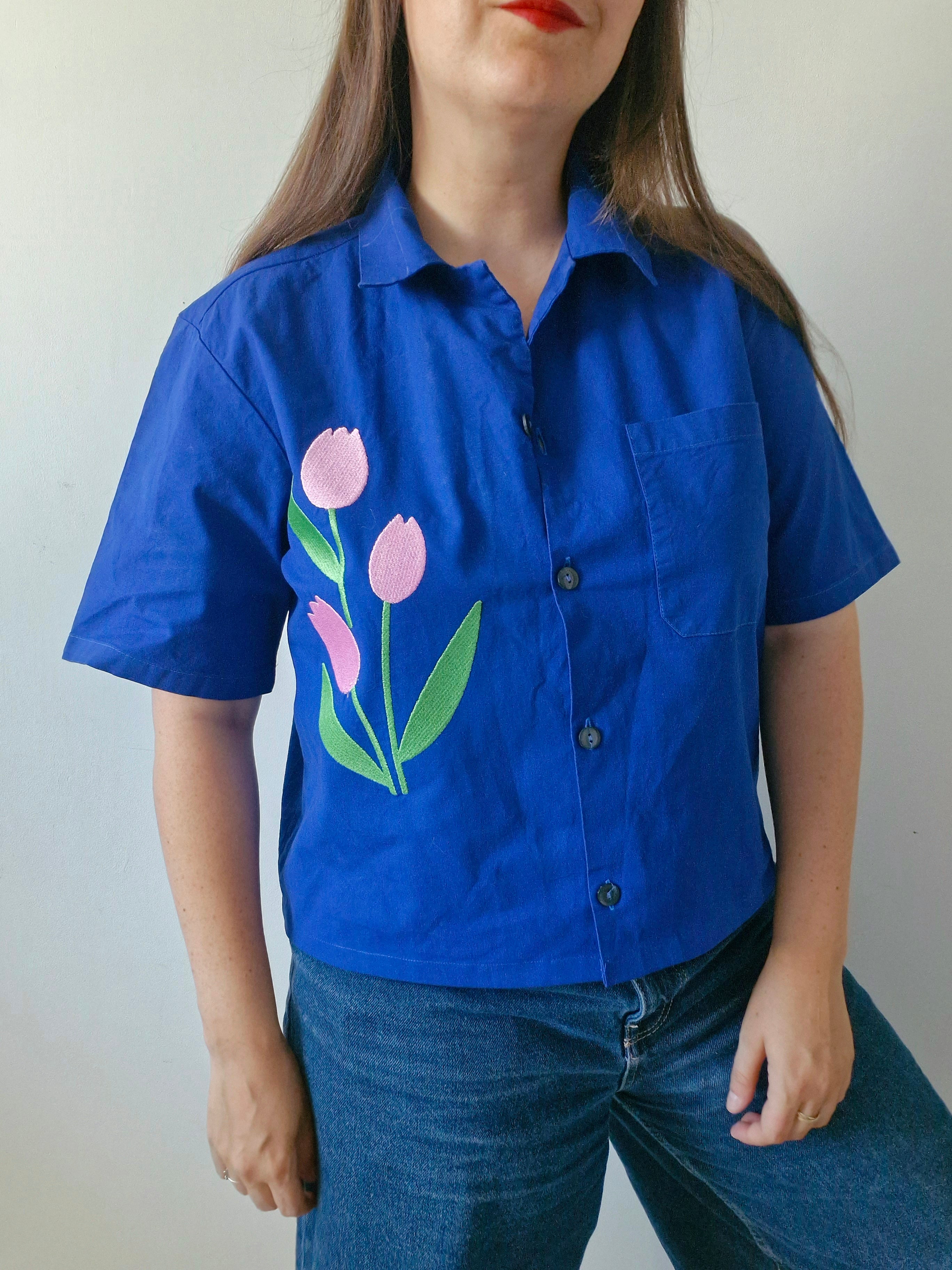 chemise bleu electrique & tulipes