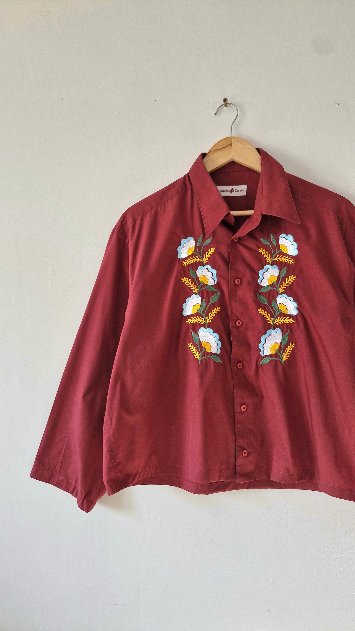 Chemise fleurs dorées