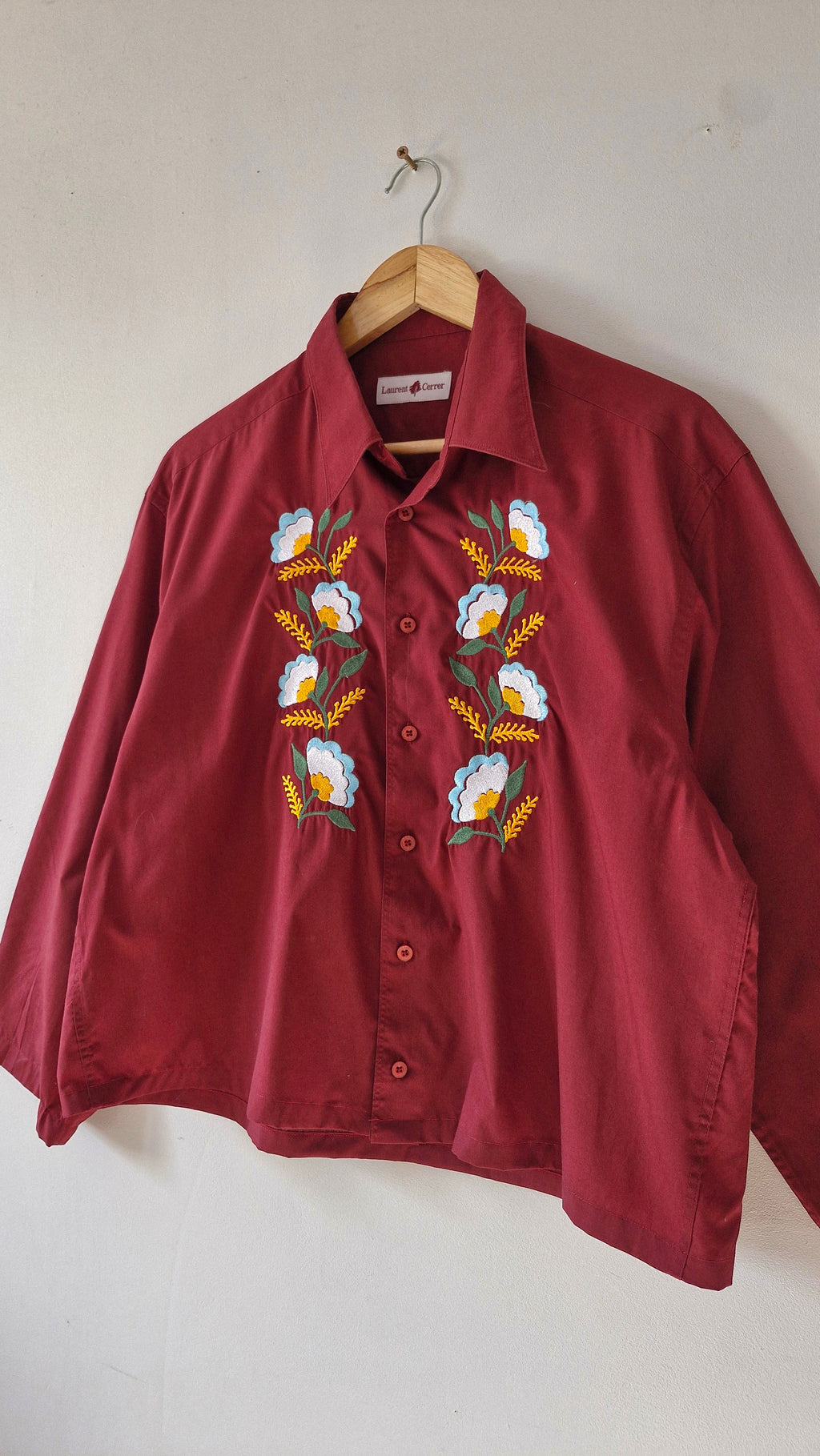 Chemise fleurs dorées