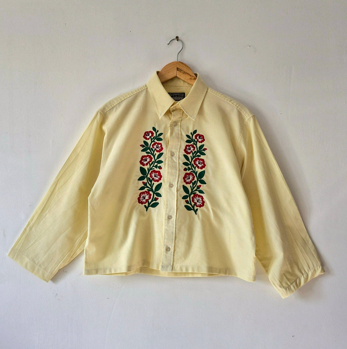 Chemise jaune beurre & Broderie hongroise