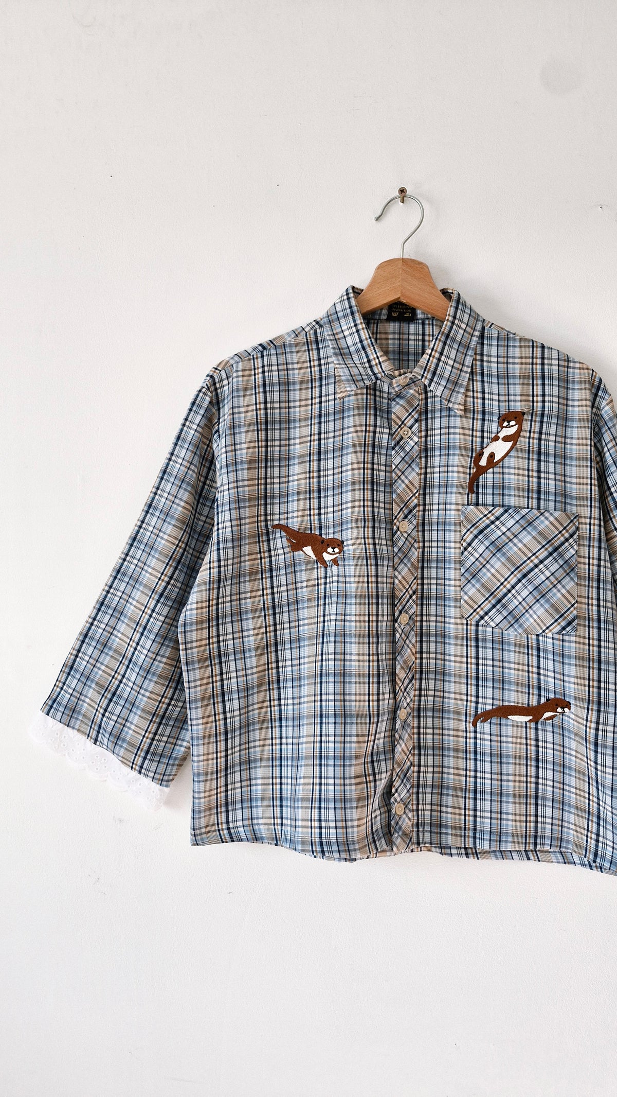 chemise bleu loutre de rivière