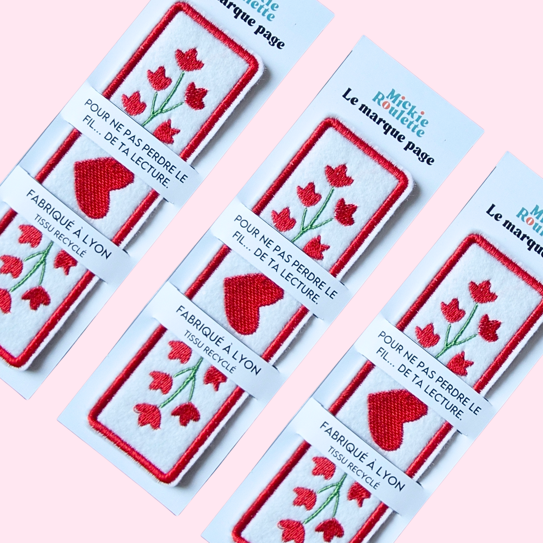 Marque page brodé - Les coeurs